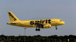 Spirit Airlines bangkrut setelah 34 tahun beroperasi karena lonjakan harga avtur