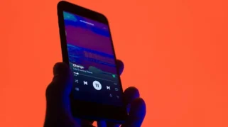 Spotify Siapkan Fitur AI untuk Membuat Remix dan Cover dengan Persetujuan Artis