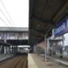 Stasiun Depok Baru Ramai Lancar di Hari Pertama Libur Kenaikan Yesus Kristus