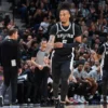 Stephon Castle Cetak 32 Poin, Spurs Menang Telak 139-109 Lolos ke Final Wilayah NBA