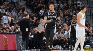 Stephon Castle Cetak 32 Poin, Spurs Menang Telak 139-109 Lolos ke Final Wilayah NBA
