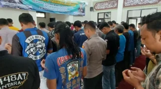 Supporter di Tasikmalaya Gelar Nobar Persib dan Doa Bersama untuk Bobotoh Diduga Tewas Dikeroyok