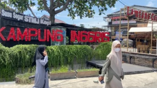 Surabaya Miliki Kampung Inggris Mirip Pare Kediri Berkat Inisiasi Untag
