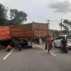 Tabrakan Truk Traktor Head dan Tronton di Jalur Nasional Kedungjajang Lumajang, Kerugian Rp5 Juta