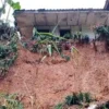 Tanah Bergerak Melanda Desa Celak Gununghalu KBB, Empat Rumah Rusak dan Puluhan Keluarga Terancam