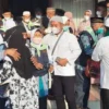 Tangis Haru Mengiringi Keberangkatan 751 Jemaah Haji Kabupaten Blitar ke Tanah Suci