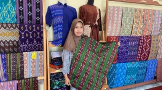 Tenun Ikat Kota Kediri Siap Menembus Pasar Modern dengan Produk Diversifikasi