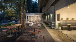 The Square Room Bandung, Cafe Unik dengan Konsep Serba Kotak dan Donat Sourdough Lezat