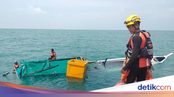 Tiga Belas Nelayan Selamat setelah Kapal Karam di Laut Jangkar
