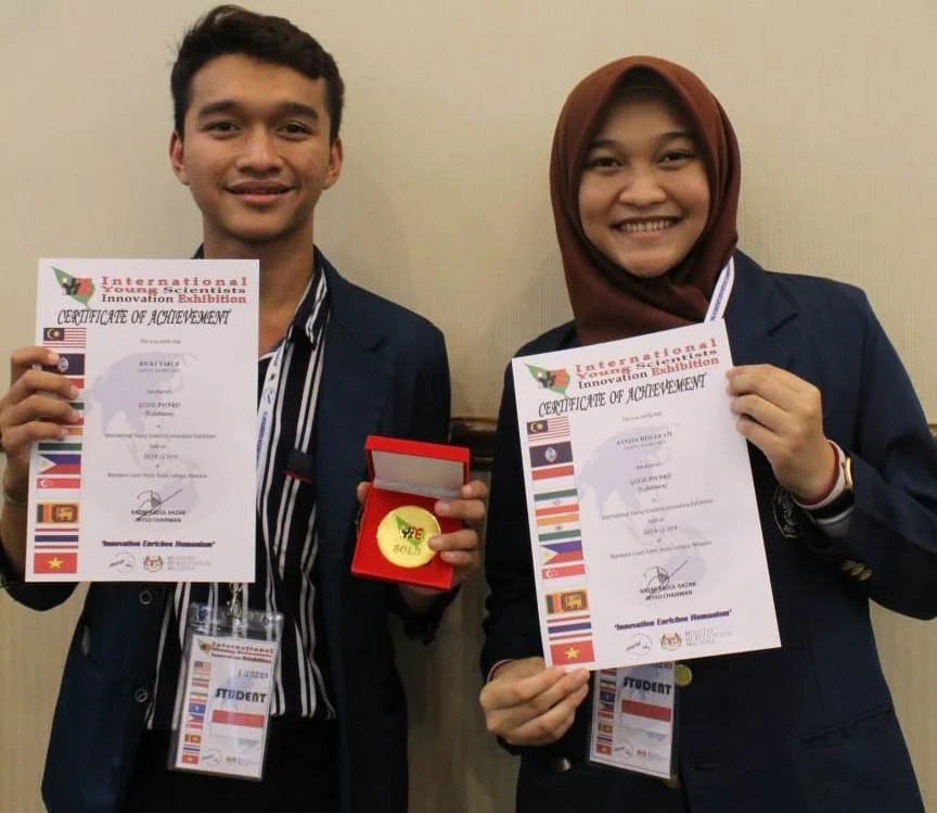 Tim Voca Signora Sekolah Vokasi UNDIP Raih Gold Medal dan Best International Invention and Innovation Award di WYIE 2026 Malaysia