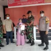 TNI-Polri Kawal Penyaluran BLT Dana Desa di Karanganyar, Puluhan Warga Terima Bantuan Tunai