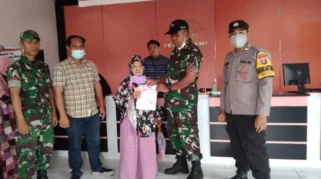 TNI-Polri Kawal Penyaluran BLT Dana Desa di Karanganyar, Puluhan Warga Terima Bantuan Tunai