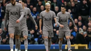 Tottenham Hotspur Keluar Zona Degradasi Usai Kemenangan 2-1 Atas Aston Villa