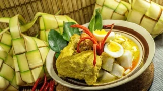 Tradisi Ketupat Ayam Warnai Hangatnya Idul Adha di Jember