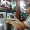 Tren Headset Kabel Kembali Meningkat dan Dongkrak Penjualan Aksesoris di Pusat HP Jakarta