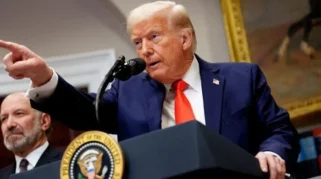 Trump ancam tarif mobil 25% untuk EU, BMW dan Mercedes terancam