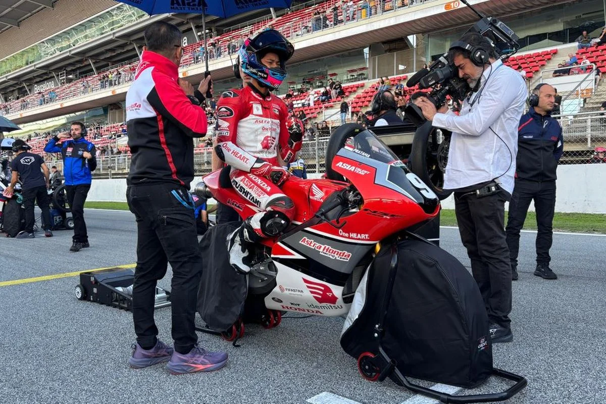 Veda Ega Pratama Tampil Gemilang di Catalunya, Melaju dari Posisi 20 hingga Finish Ke-8