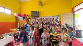 28 Siswa SPS Mahoni 48 Balung Lulus, Tasyakuran dan Purnawiyata Digelar Meriah