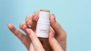 5 Rekomendasi Lip Balm untuk Perawatan Bibir di Malam Hari