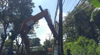 DPU CKPP Banyuwangi Mulai Cabut Tiang Provider Wifi Tak Berizin