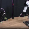 AI Coding Agents Ajari Robot Memasang GPU dan Memotong Zip Tie Secara Otonom