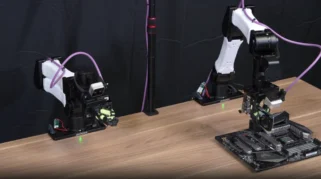 AI Coding Agents Ajari Robot Memasang GPU dan Memotong Zip Tie Secara Otonom