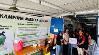 Alfamidi Ajak Warga Olah Minyak Jelantah Jadi Sabun Ramah Lingkungan di Jakarta Timur