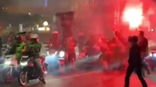 Antusiasme Bonek Tak Terbendung, HUT Persebaya ke-99 Tetap Meriah Meski Dini Hari