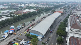 Banjir Rob Mengancam, Operasional Pelabuhan Kalimas Tetap Aman