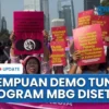 Bawa Ompreng hingga Panci, Aliansi Perempuan Indonesia Demo Tuntut Pemerintah Setop Program MBG