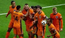 Belanda Bantai Swedia 5-1 dan Lewati Rekor Brasil di Piala Dunia