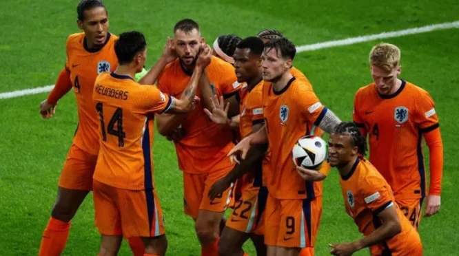 Belanda Bantai Swedia 5-1 dan Lewati Rekor Brasil di Piala Dunia