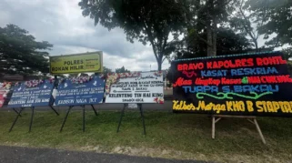 Berhasil Ungkap Kasus Pencurian Hiolo, Polres Rokan Hilir Terima Puluhan Karangan Bunga