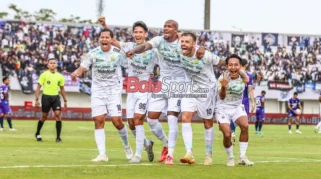 Berkaca-kaca, Eks Striker Persib Gervane Kastaneer Menahan Tangis Jelang Laga Perdana Curacao Vs Jerman di Piala Dunia 2026