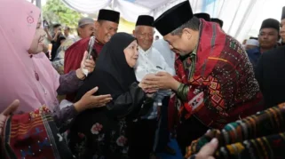 Bobby Nasution Buka Akses Jalan Sipiongot yang Terisolir Selama 81 Tahun