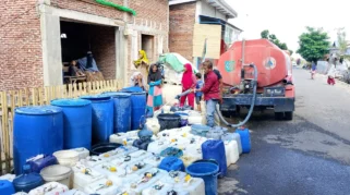 BPBD Bekasi Kirim 10 Ribu Liter Air Bersih ke Desa Nagasari Akibat Kekeringan