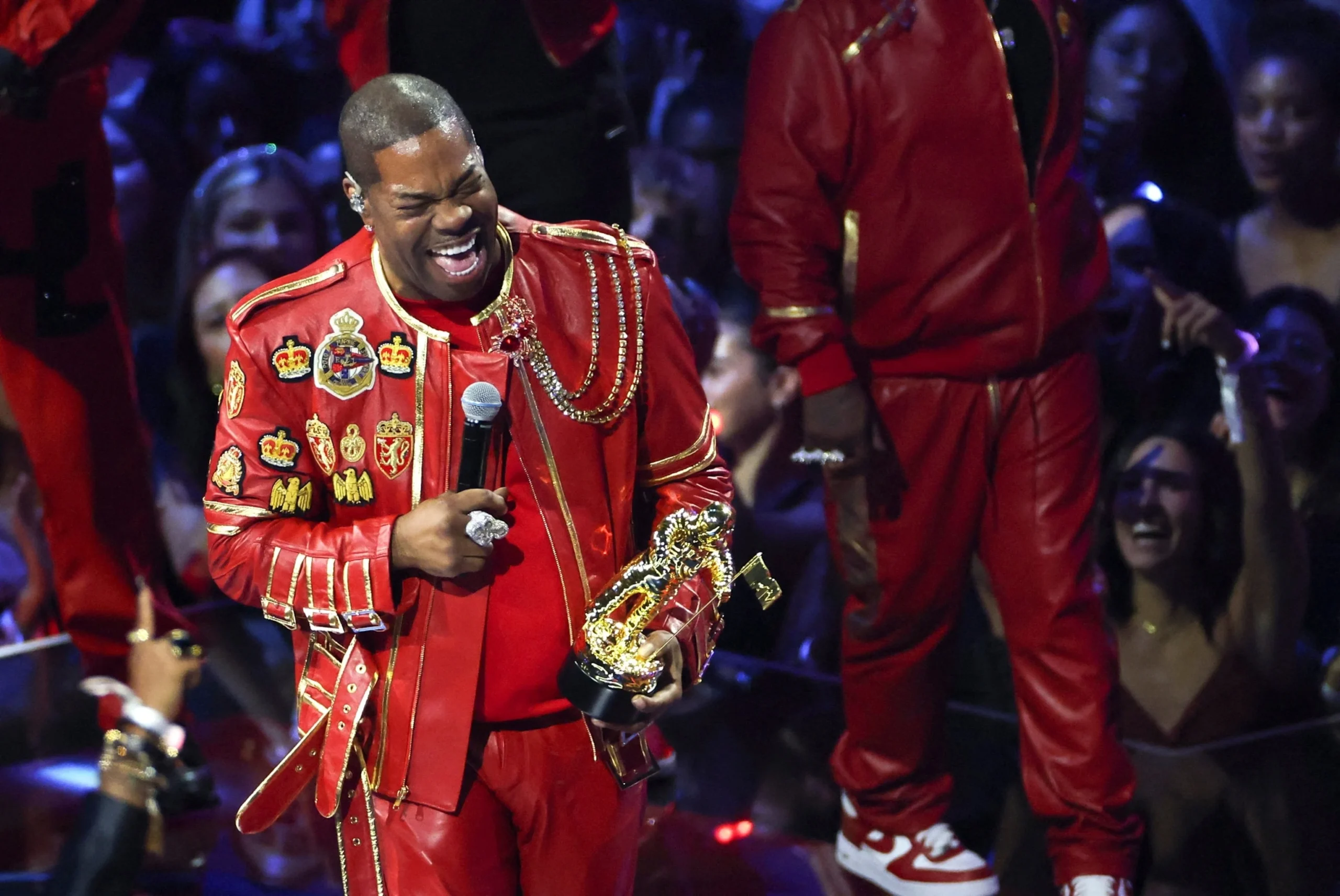 Buku Konspirasi yang Direkomendasikan Busta Rhymes Jadi Inspirasi Lagu 'Cell Therapy' Goodie Mob