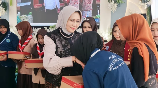 Bunda Indah Dorong Generasi Muda Lumajang Siap Hadapi Tantangan Zaman Melalui Pendidikan Karakter dan Agama