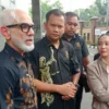 Bunga Zainal Dampingi Suami Follow Up Laporan Dugaan Penipuan