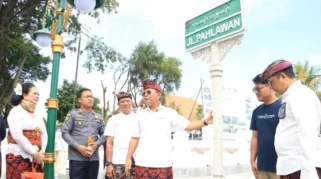 Bupati Buleleng Dorong HKI untuk Plang Jalan Berbahan Daur Ulang Plastik