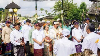 Bupati Kembang Hadiri Perayaan ke-50 Vihara Empu Astapaka Gilimanuk, Teken Prasasti Sejarah