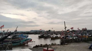 Cuaca Ekstrem Hambat Nelayan Lamongan, HNSI Harap Bantuan Pemecah Gelombang