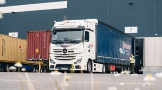 Daimler Truck Resmikan Gudang Suku Cadang Global Canggih di Halberstadt, Jerman