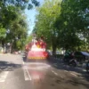 Damkar Surabaya Tak Hanya Padamkan Kebakaran, Juga Siram Jalan Lawan Panas Ekstrem