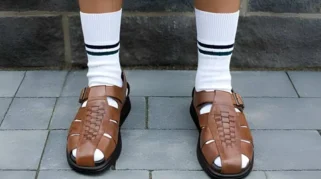 Dampak Penggunaan Sandal Tipis untuk Aktivitas Harian terhadap Kesehatan Kaki