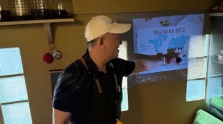 Dari 'A Cup of Java' hingga Geisha: Perjalanan Panjang Kopi Indonesia di Panggung Global