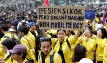 Demo Hari Ini: Ribuan Mahasiswa dari UI hingga ITB Turun ke Bundaran HI Kritik Pemerintahan Prabowo-Gibran