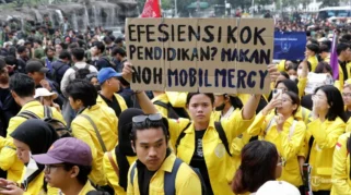 Demo Hari Ini: Ribuan Mahasiswa dari UI hingga ITB Turun ke Bundaran HI Kritik Pemerintahan Prabowo-Gibran