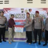 Dilepas Kapolda, Bhabinkamtibmas Polresta Banyuwangi Gelar Bakti Sosial Bagikan 15 ribu Kitab Suci