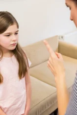 Disiplin Anak Tanpa Bentakan: Pendekatan Hangat dan Tegas ala Dokter Parenting Malang